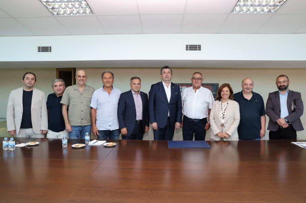 ÇASİAD yönetimi — Genel Başkan Ahmet Faruk Kınacı ve üyeler